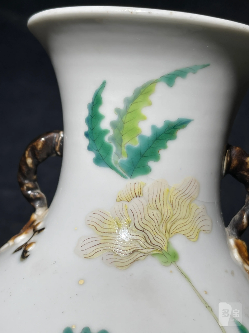 清晚期 粉彩飞黄腾达纹梅花耳瓶 - 图12
